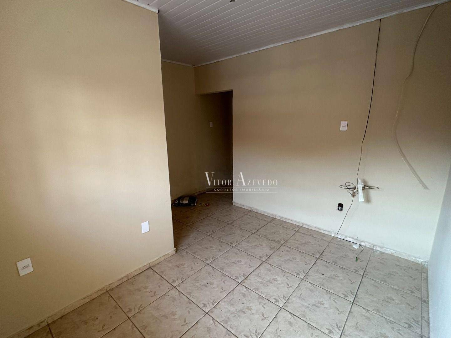 Casa à venda com 2 quartos, 60m² - Foto 4