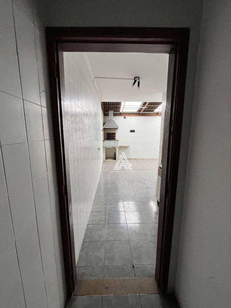 Sobrado à venda e aluguel com 3 quartos, 202m² - Foto 30