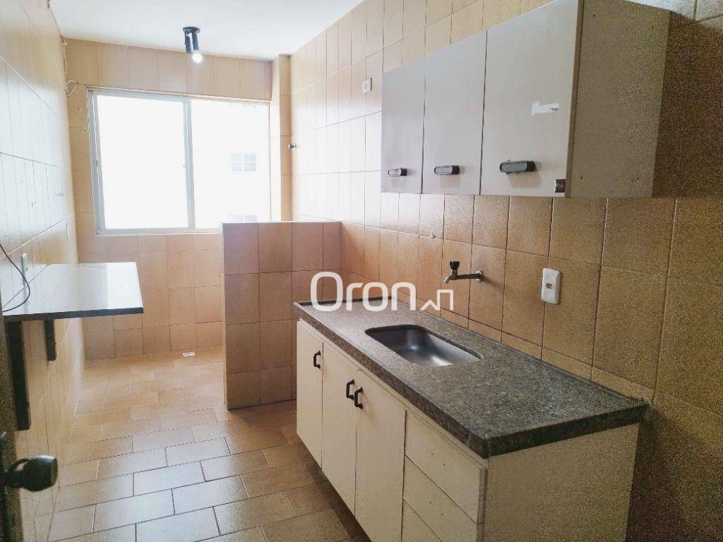 Apartamento à venda com 2 quartos, 62m² - Foto 4