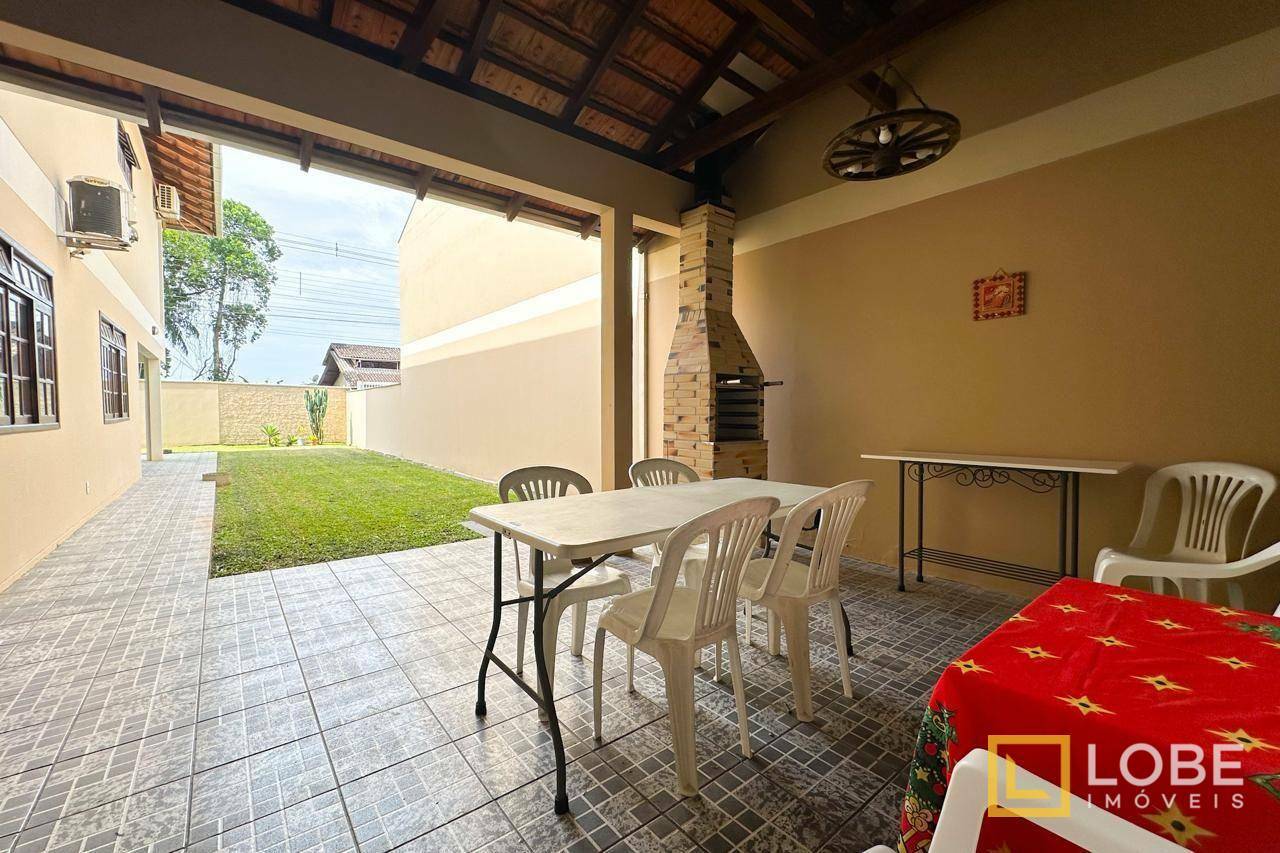 Casa à venda com 4 quartos, 330m² - Foto 9