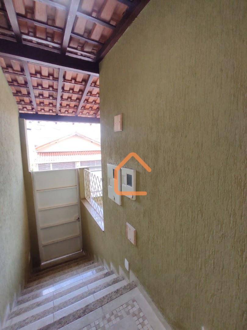 Casa à venda com 3 quartos, 245m² - Foto 29