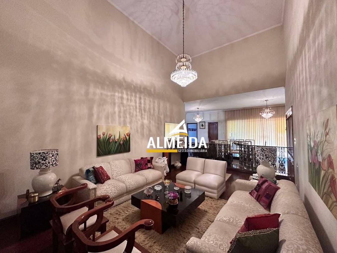 Casa, 3 quartos, 334 m² - Foto 1