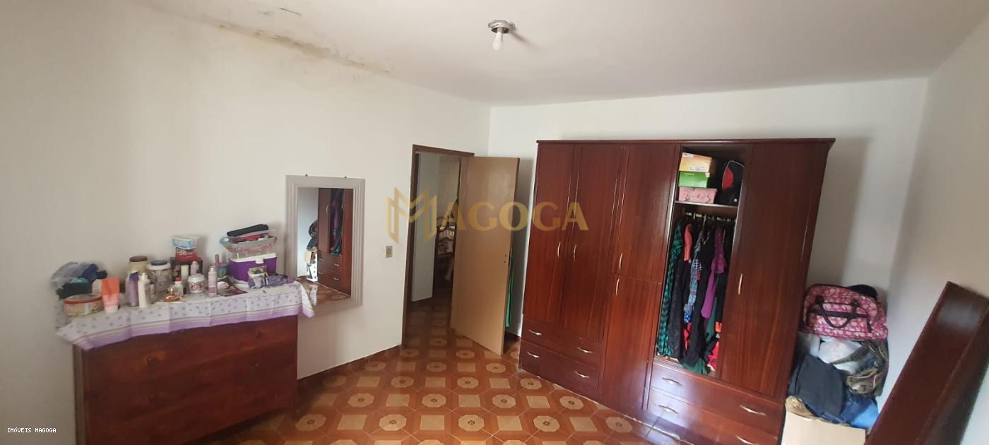 Casa à venda com 2 quartos, 250m² - Foto 9