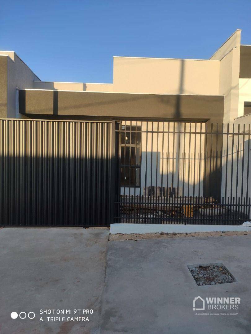 Casa à venda com 2 quartos, 70m² - Foto 1