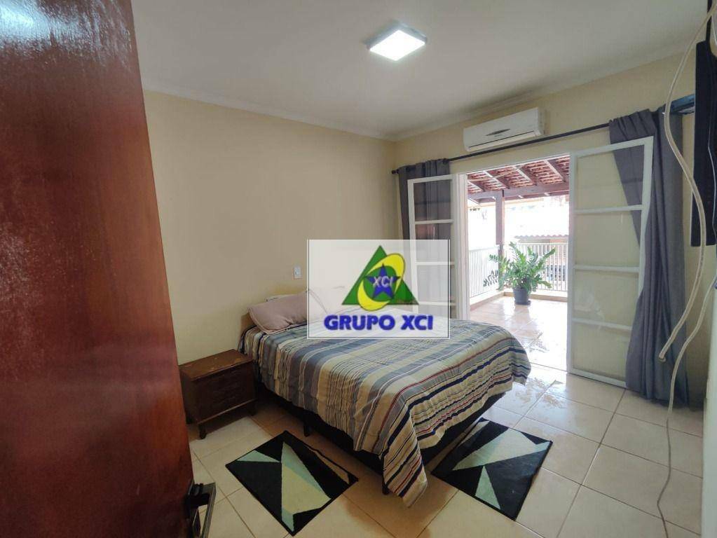 Casa à venda com 3 quartos, 240m² - Foto 11