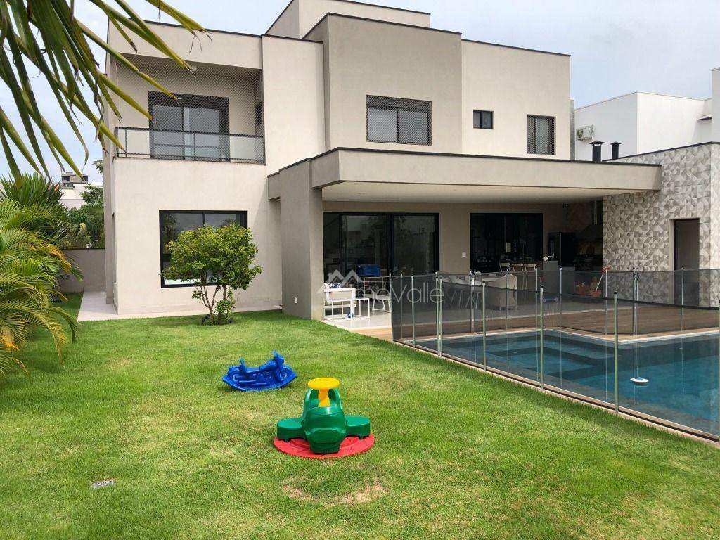 Casa de Condomínio à venda com 4 quartos, 330m² - Foto 4