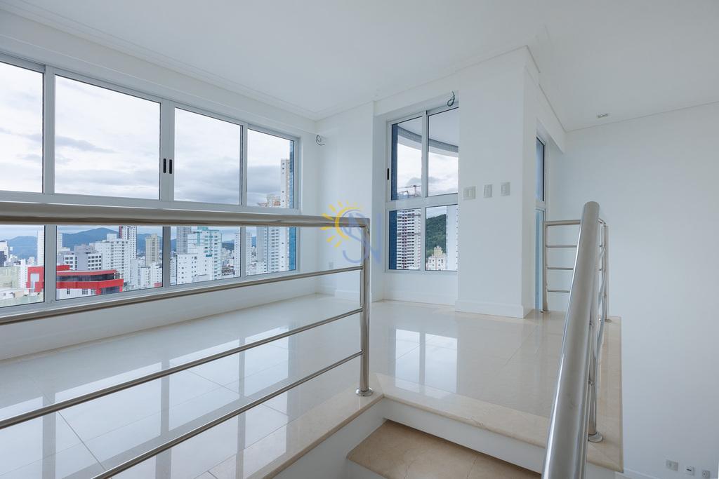 Apartamento à venda com 4 quartos, 252m² - Foto 4