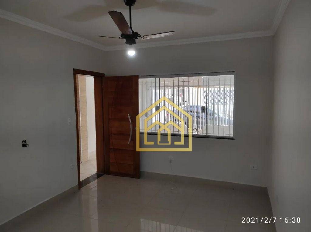 Casa à venda com 3 quartos, 140m² - Foto 1