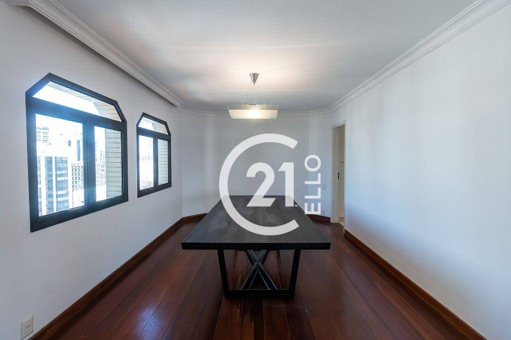 Apartamento para alugar com 3 quartos, 240m² - Foto 10