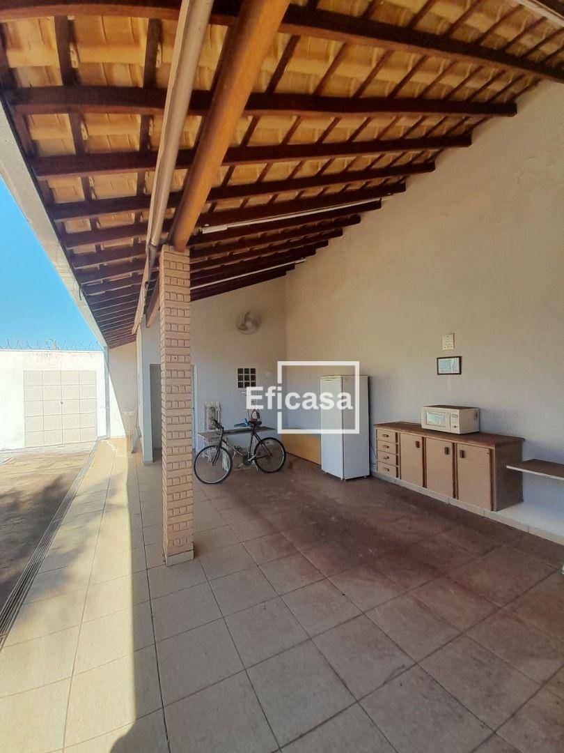 Casa à venda com 3 quartos, 330m² - Foto 24