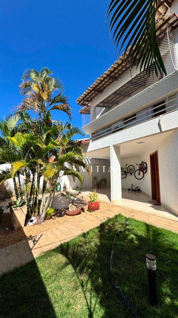 Sobrado, 3 quartos, 310 m² - Foto 1