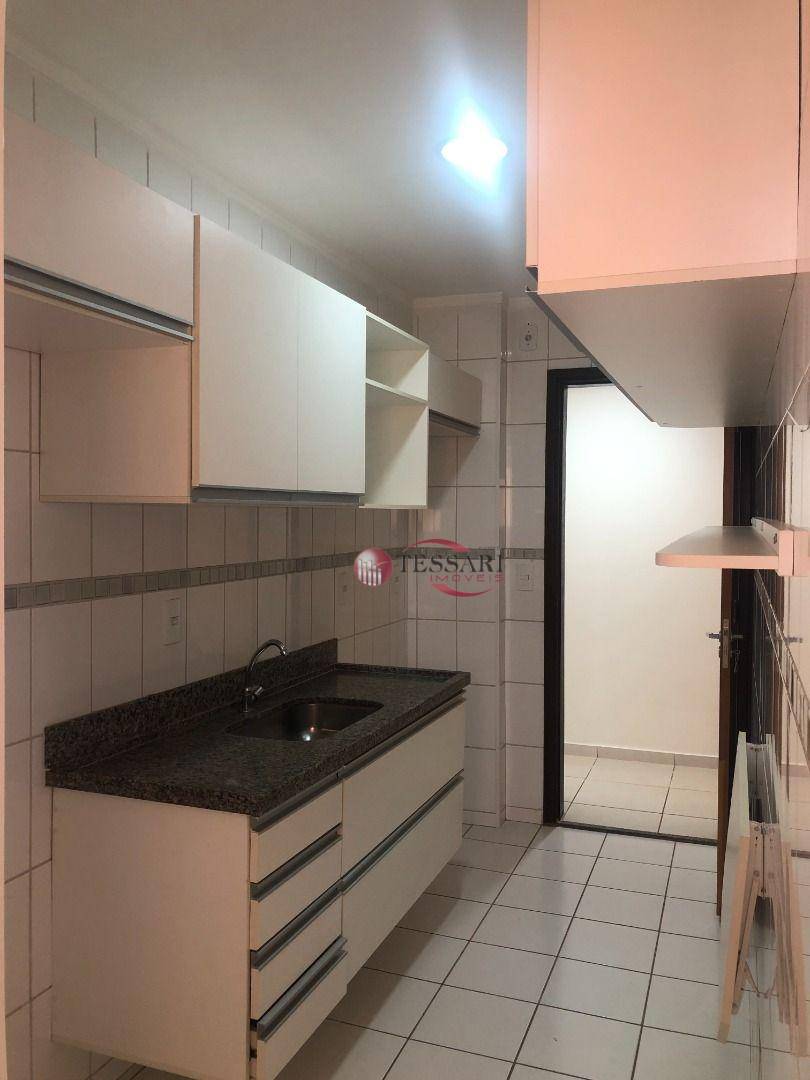 Apartamento para alugar com 2 quartos, 75m² - Foto 4