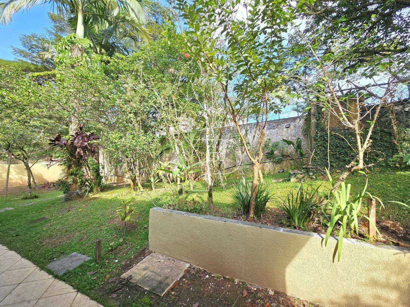 Casa de Condomínio à venda com 3 quartos, 206m² - Foto 31