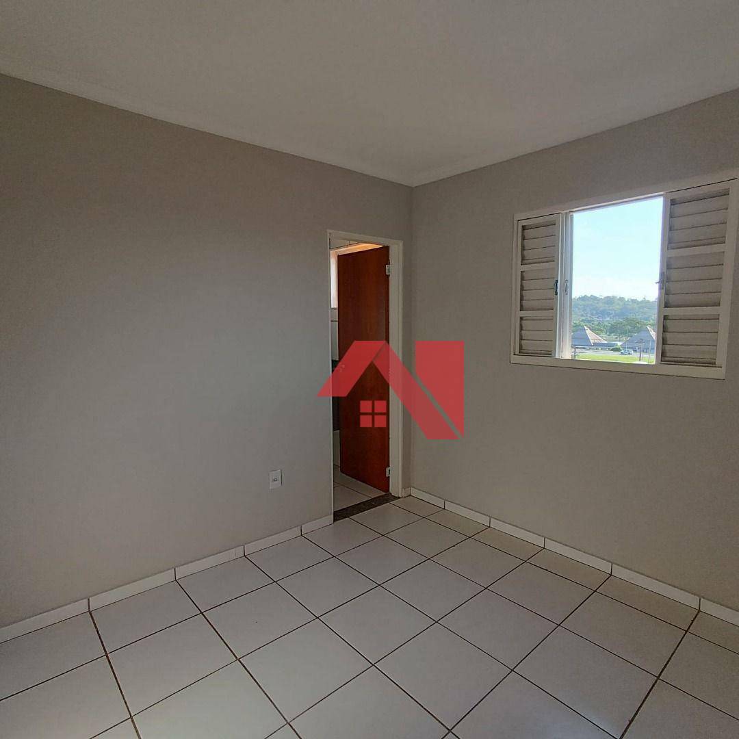 Apartamento para alugar com 3 quartos, 80m² - Foto 4