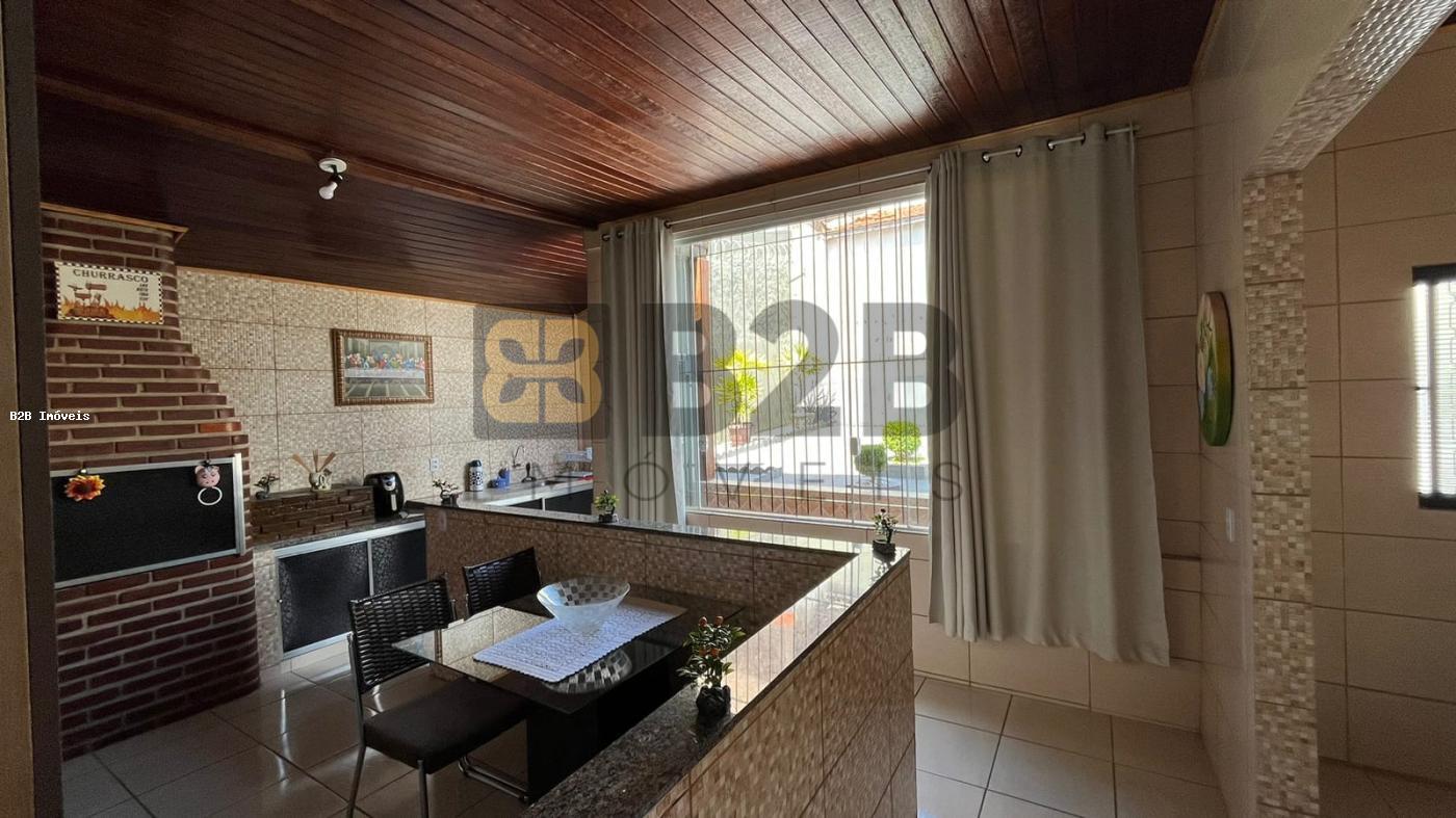 Casa à venda com 5 quartos, 193m² - Foto 7