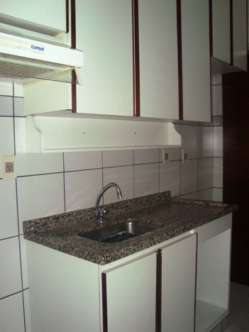 Apartamento à venda com 3 quartos, 77m² - Foto 3