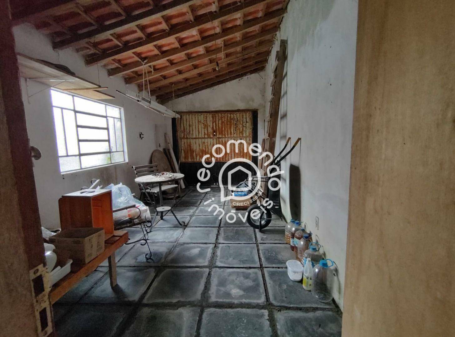 Casa à venda com 3 quartos, 274m² - Foto 35