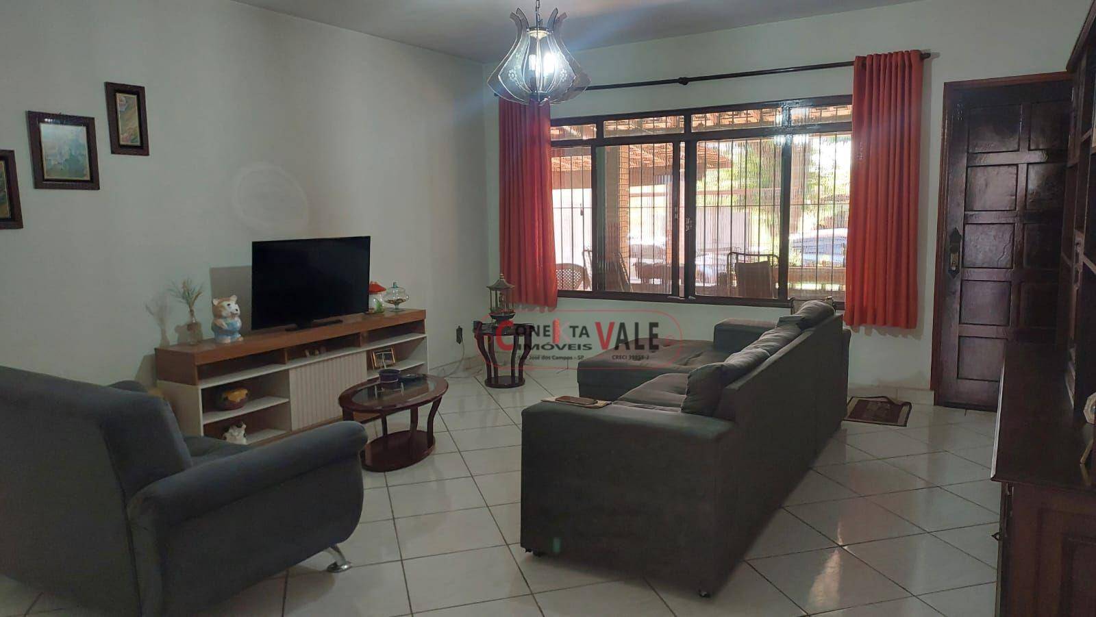 Casa à venda com 4 quartos, 210m² - Foto 1