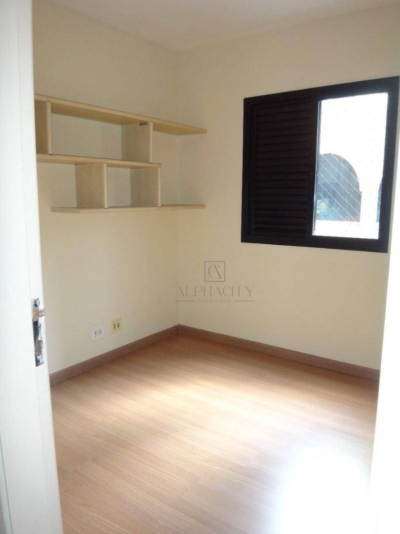 Apartamento para alugar com 3 quartos, 80m² - Foto 5