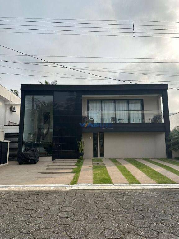 Casa de Condomínio à venda com 6 quartos, 240m² - Foto 1