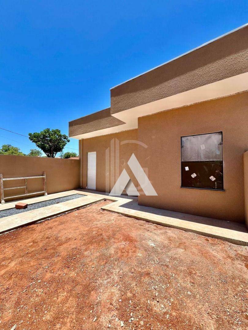 Casa à venda com 2 quartos, 53m² - Foto 2