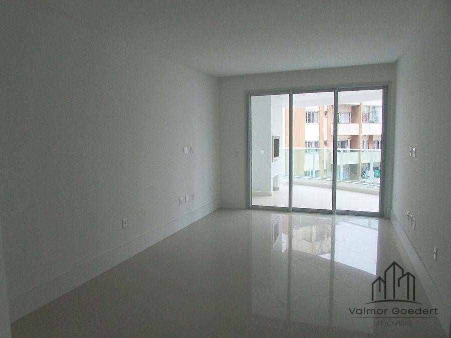 Apartamento à venda com 3 quartos, 128m² - Foto 3