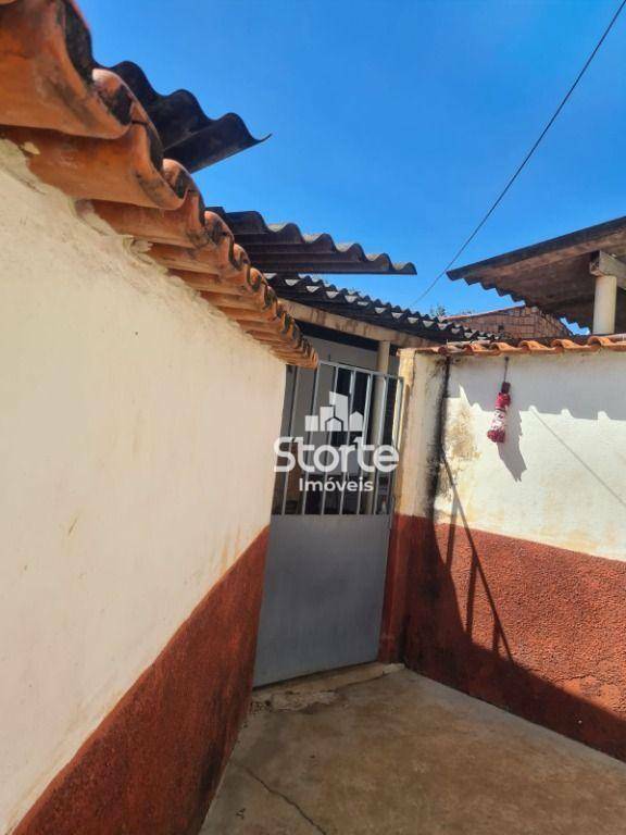 Casa à venda com 3 quartos, 100m² - Foto 14