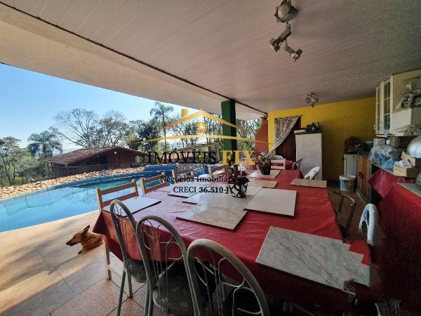 Fazenda à venda com 6 quartos, 350m² - Foto 1