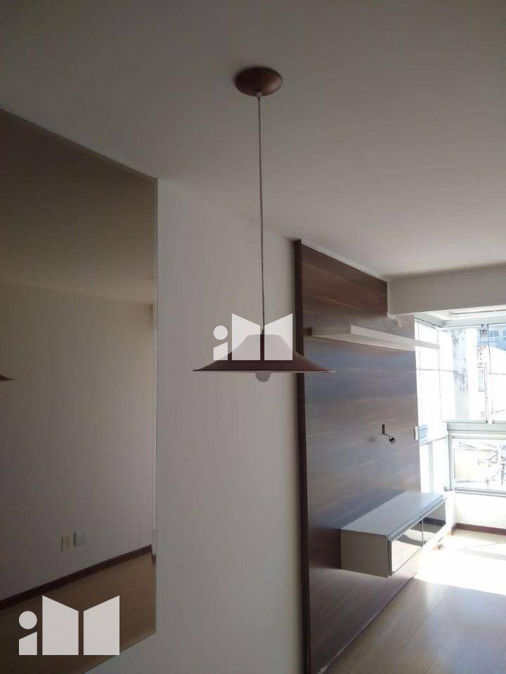 Apartamento à venda com 2 quartos, 60m² - Foto 4