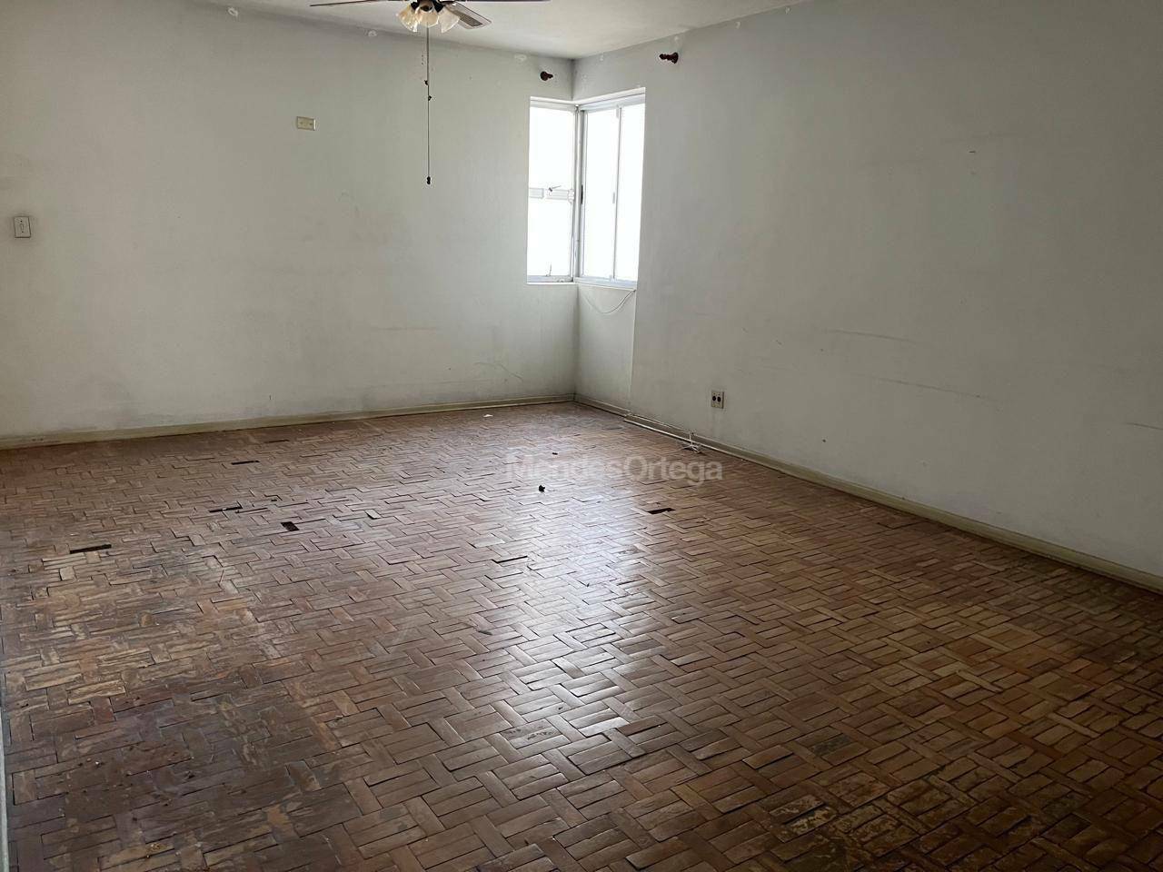 Apartamento à venda com 3 quartos, 140m² - Foto 2