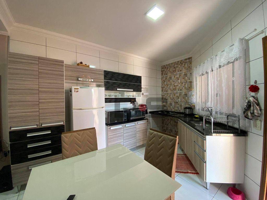 Casa à venda com 3 quartos, 170m² - Foto 14