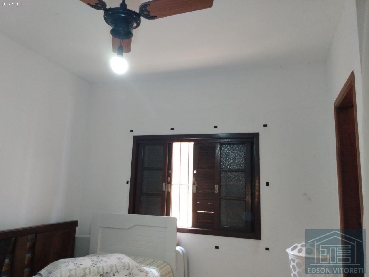 Casa à venda com 2 quartos, 72m² - Foto 15