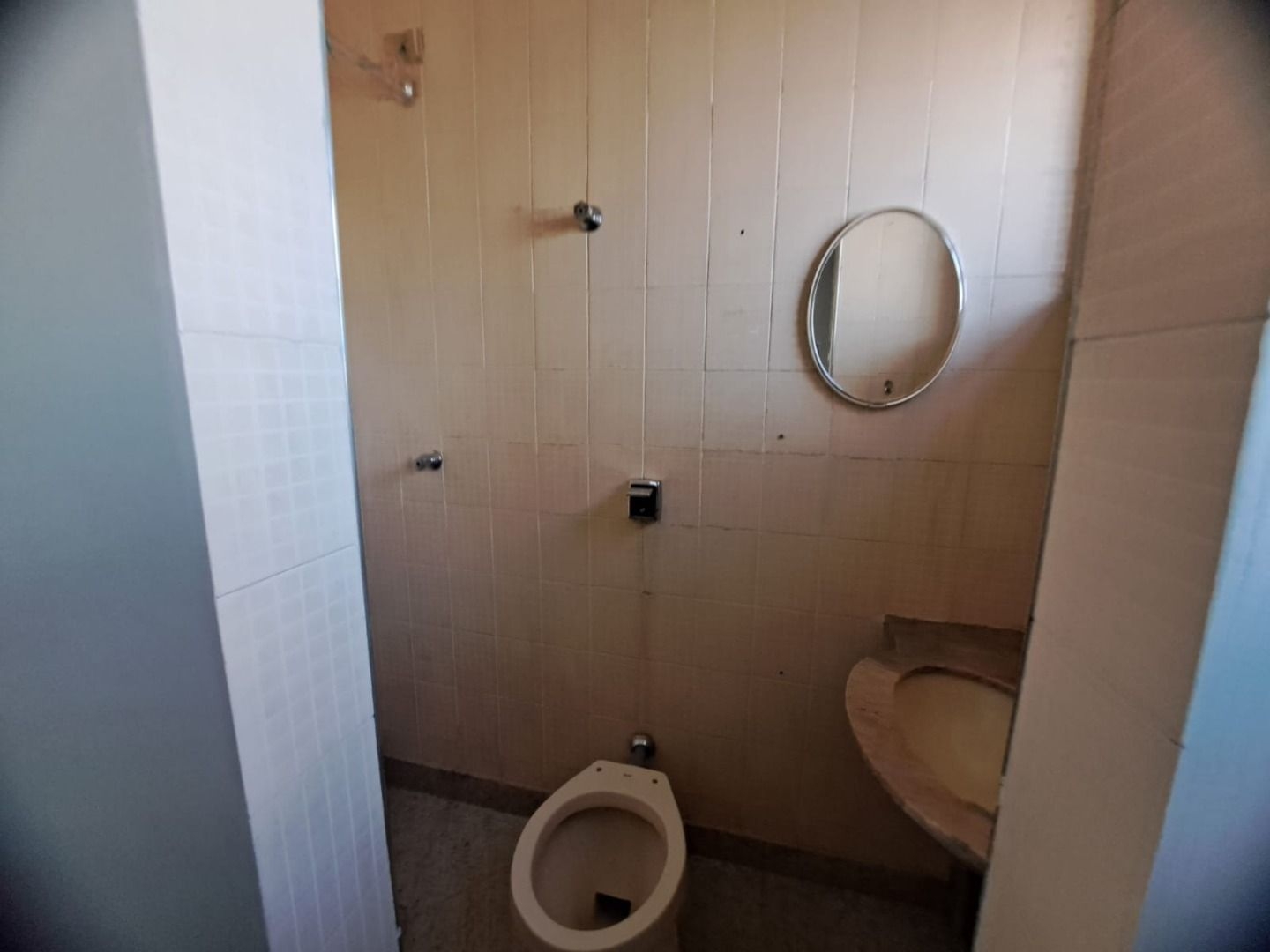 Apartamento para alugar com 4 quartos, 300m² - Foto 2