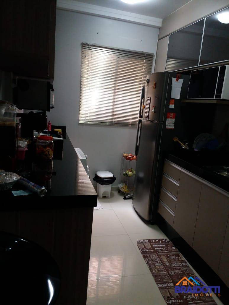 Apartamento à venda com 3 quartos, 60m² - Foto 7