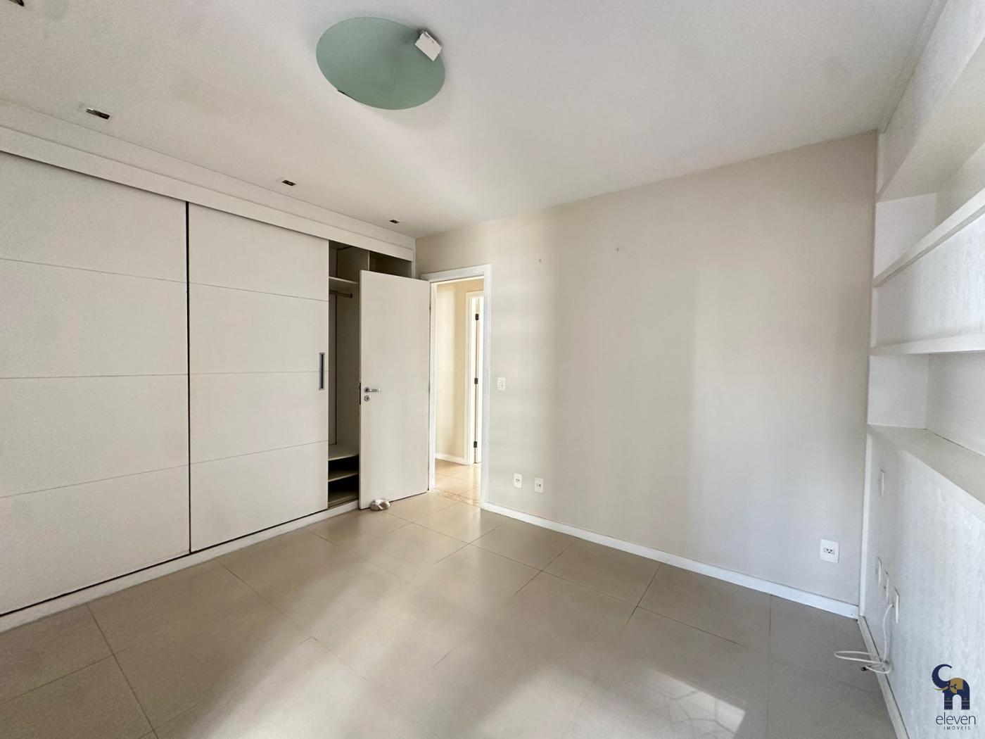 Apartamento à venda com 4 quartos, 149m² - Foto 18