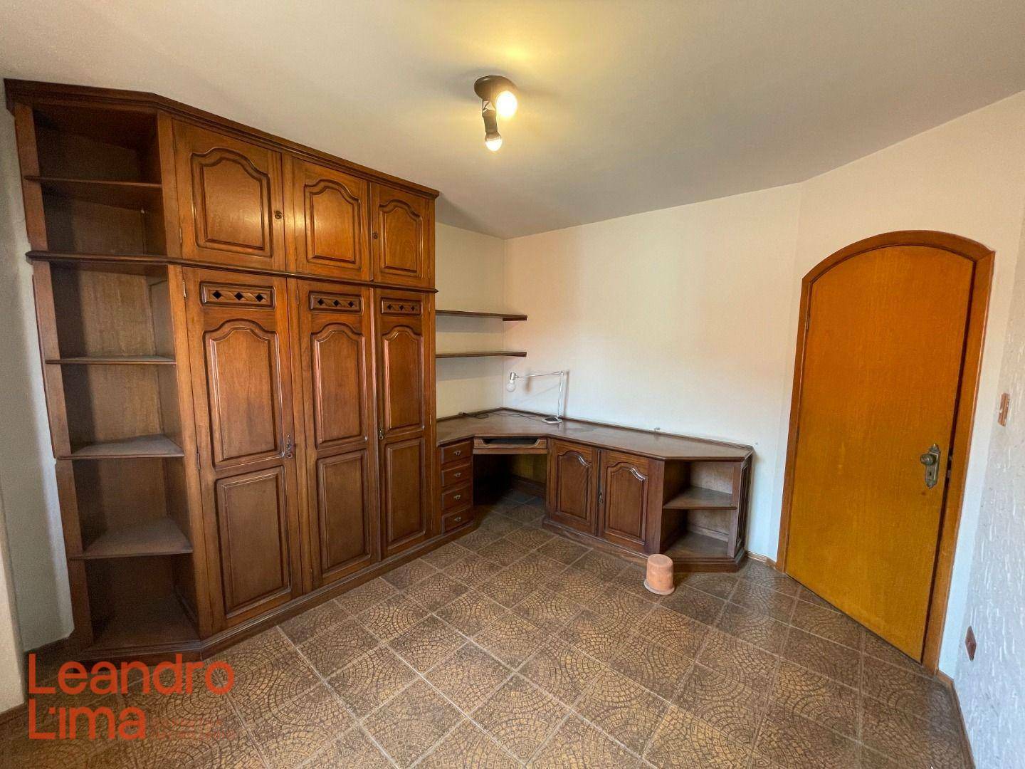 Casa à venda com 4 quartos, 350m² - Foto 29