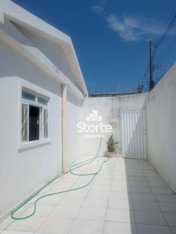 Casa à venda com 3 quartos, 70m² - Foto 8