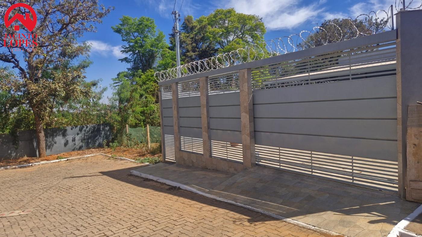 Casa de Condomínio à venda com 3 quartos, 250m² - Foto 2
