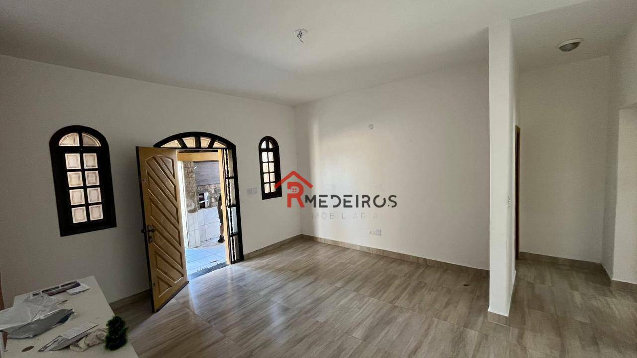 Casa para alugar com 3 quartos, 180m² - Foto 5