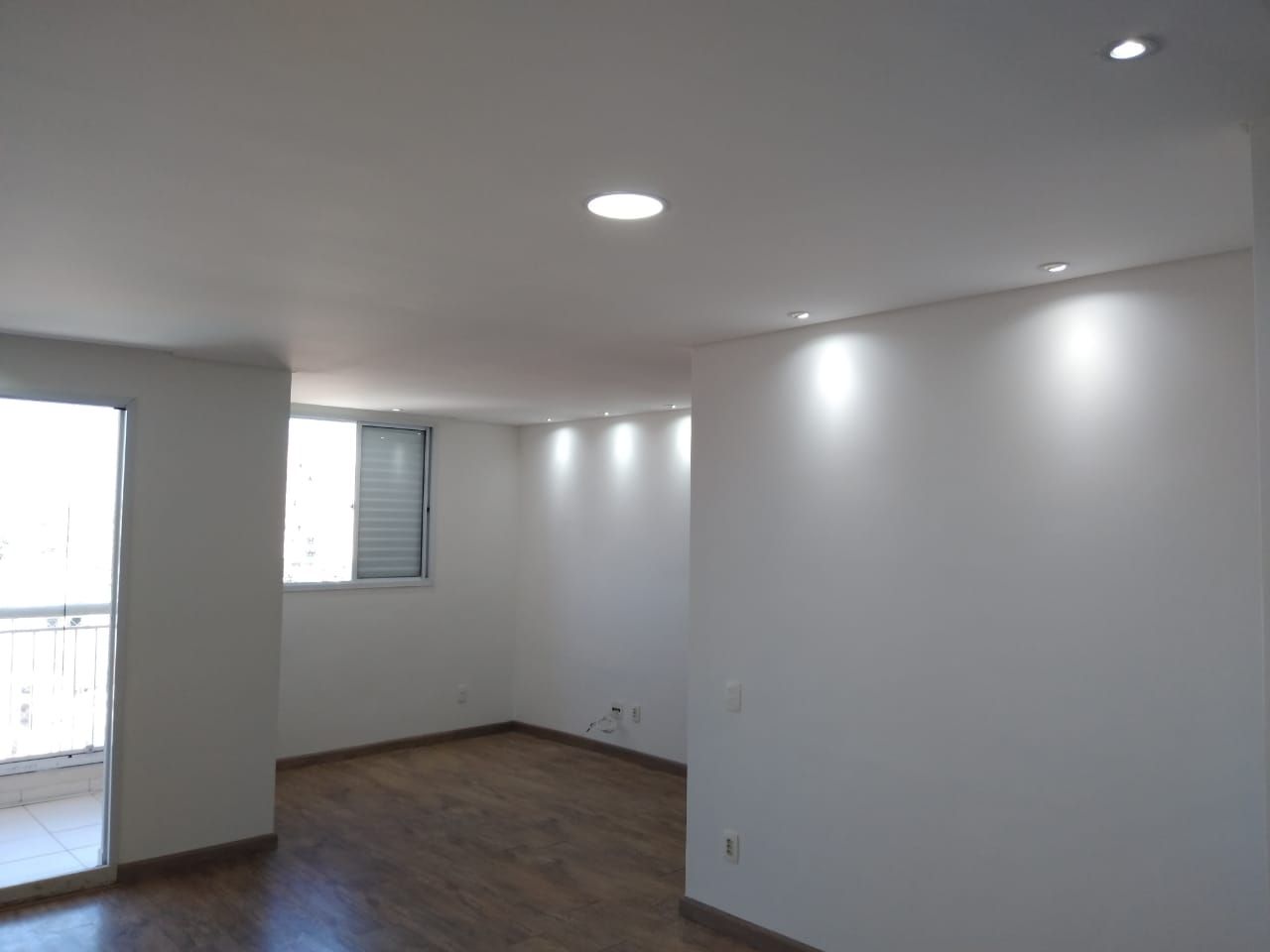 Apartamento à venda com 2 quartos, 70m² - Foto 3