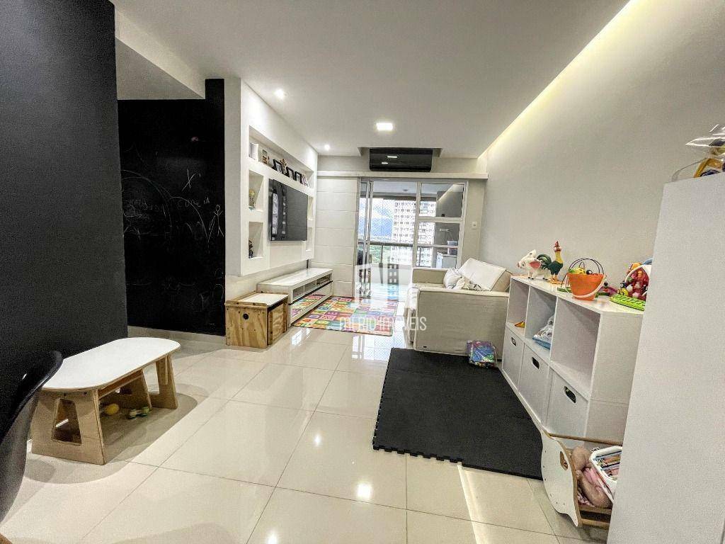 Apartamento à venda com 3 quartos, 92m² - Foto 2