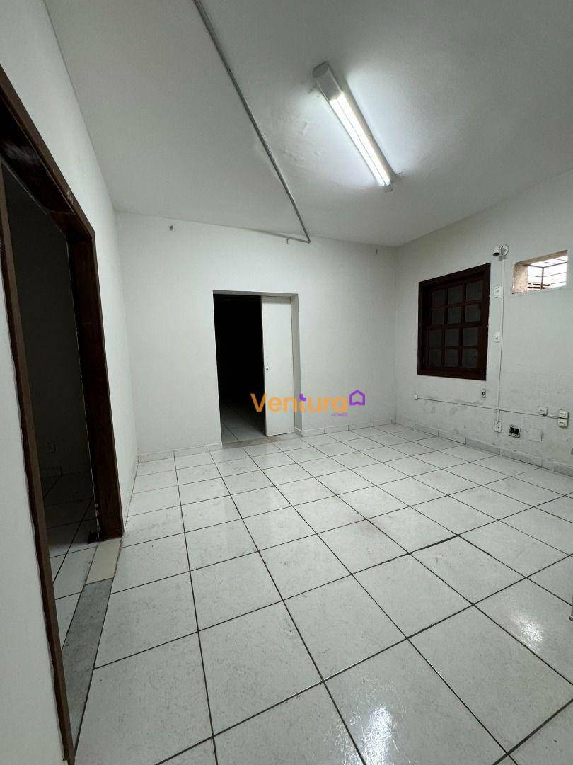 Casa à venda e aluguel com 4 quartos, 210m² - Foto 12