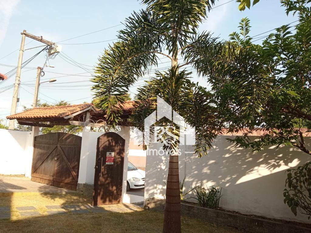 Casa à venda com 3 quartos, 100m² - Foto 4