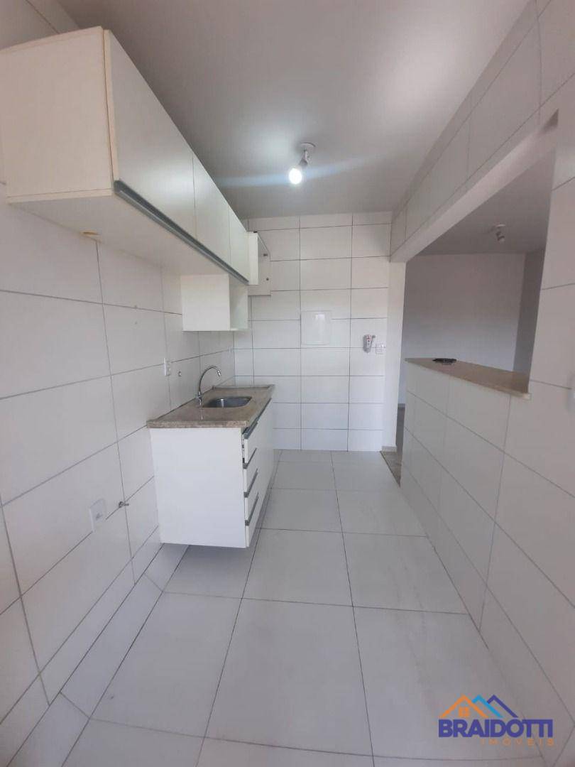 Apartamento à venda com 3 quartos, 76m² - Foto 9