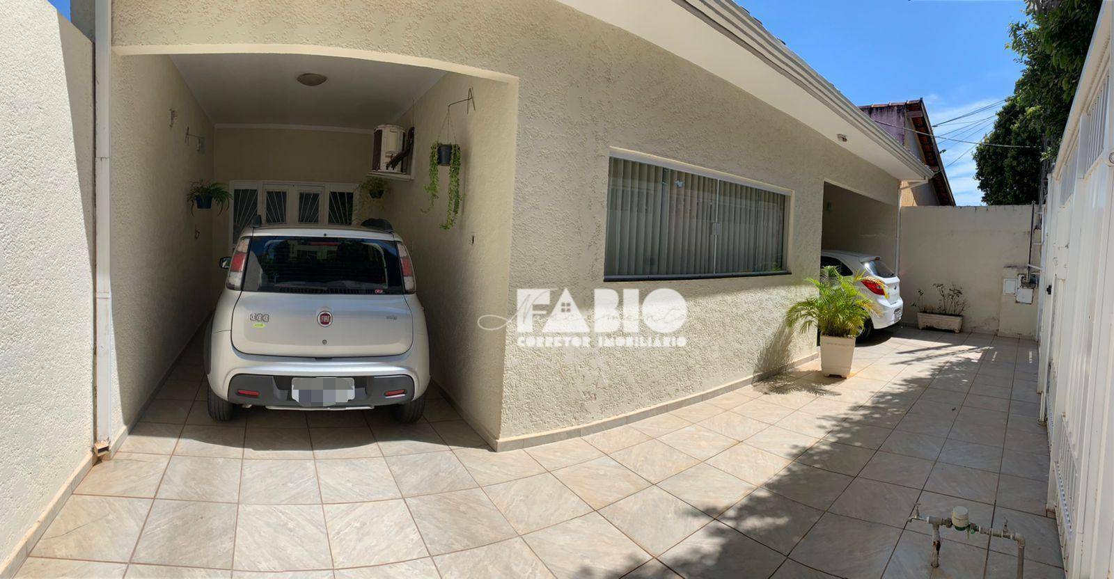 Casa à venda com 3 quartos, 180m² - Foto 1