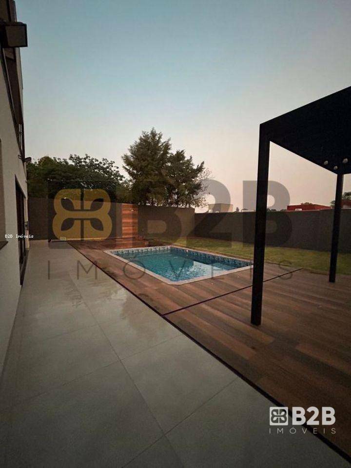 Casa à venda com 3 quartos, 300m² - Foto 27