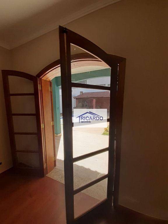 Sobrado à venda com 3 quartos, 300m² - Foto 41