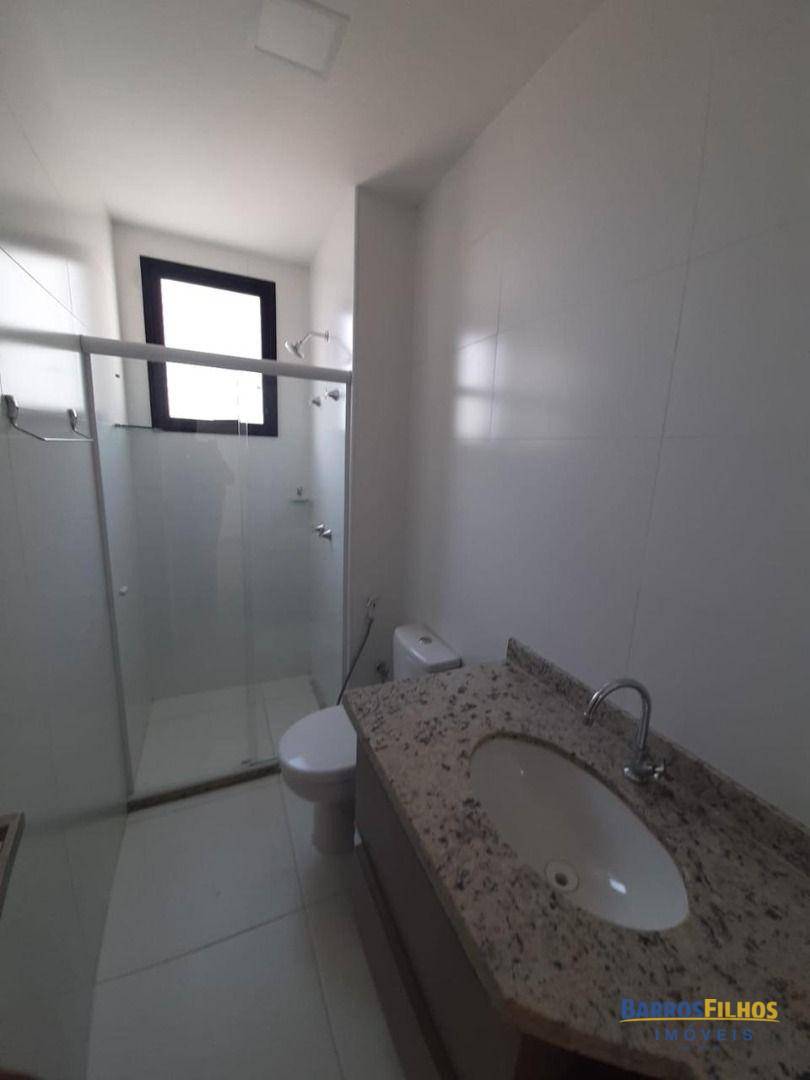 Apartamento para alugar com 3 quartos, 70m² - Foto 2