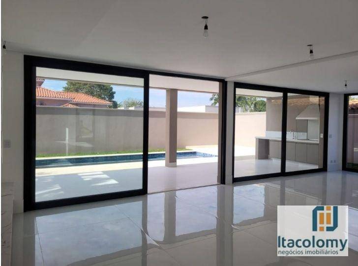 Casa de Condomínio à venda com 4 quartos, 450m² - Foto 17