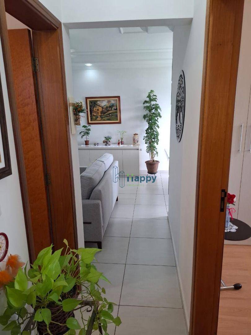 Apartamento à venda com 2 quartos, 67m² - Foto 10